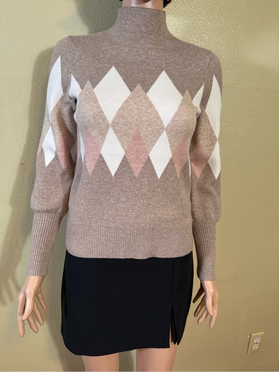 Rachel Zoe Sweaters - Rachel Zoe Tan & Pink Argyle Mock Neck Balloon Sleeve Sweater - Size S ( NWOT )